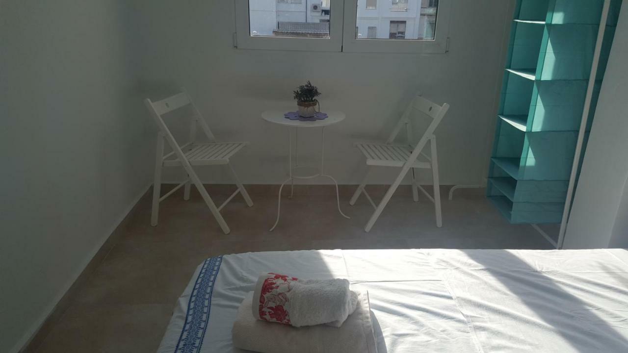 Oyo Guest House Ruzafa Valencia Exteriör bild